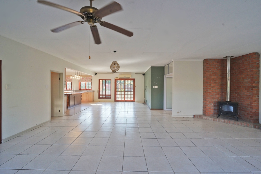 4 Bedroom Property for Sale in Cove Rock Eastern Cape